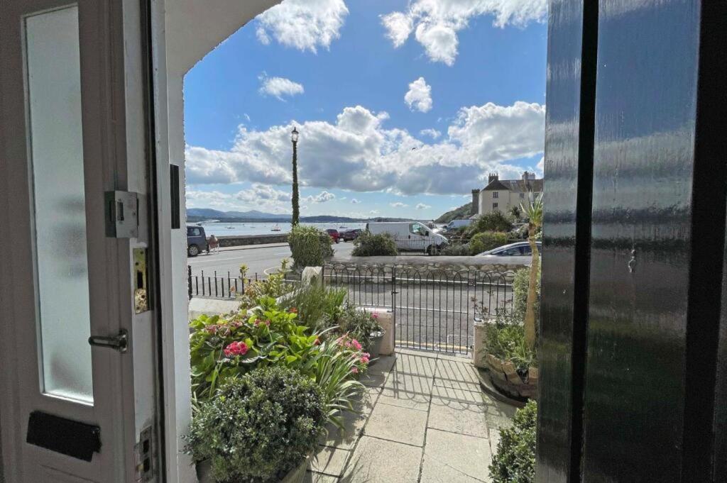 Awel Y Mor Hotell Beaumaris Eksteriør bilde